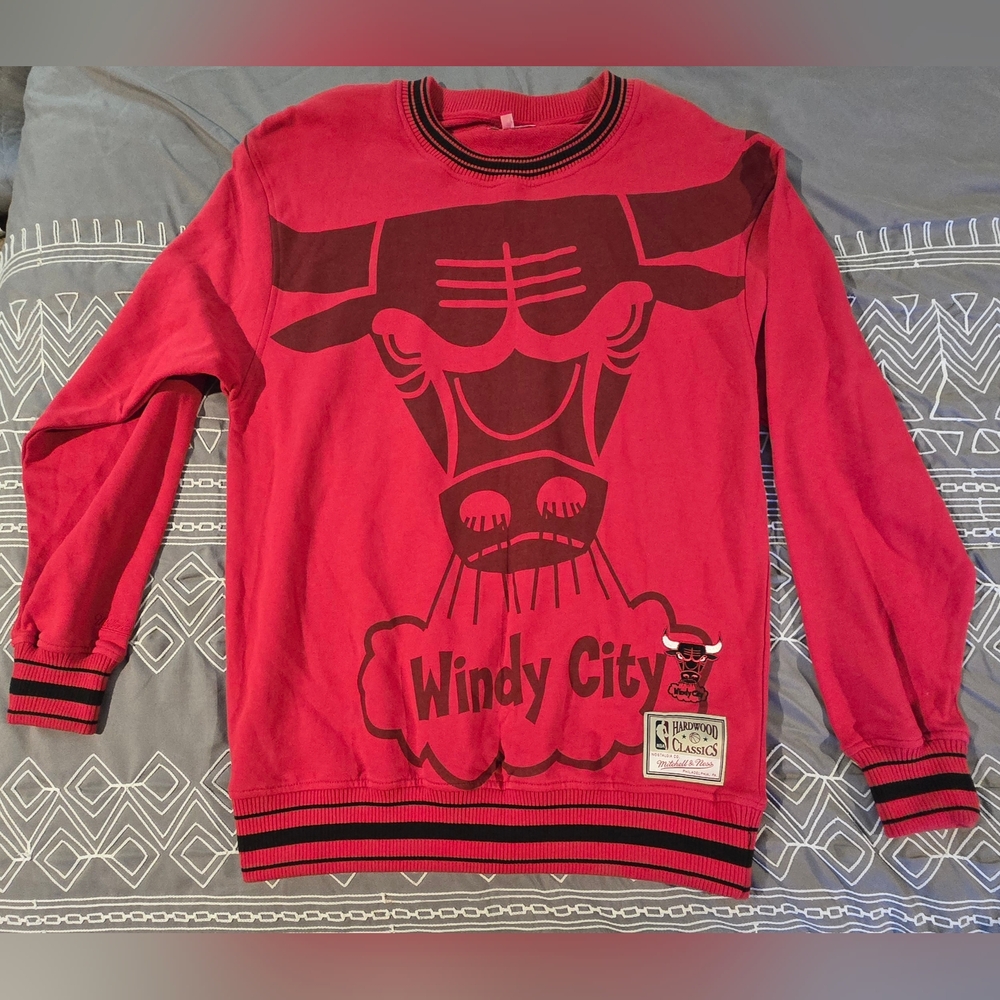 Mitchell & Ness Womens Chicago Bulls Big Face 3.0 CrewNeck Sweatshirt Size Small